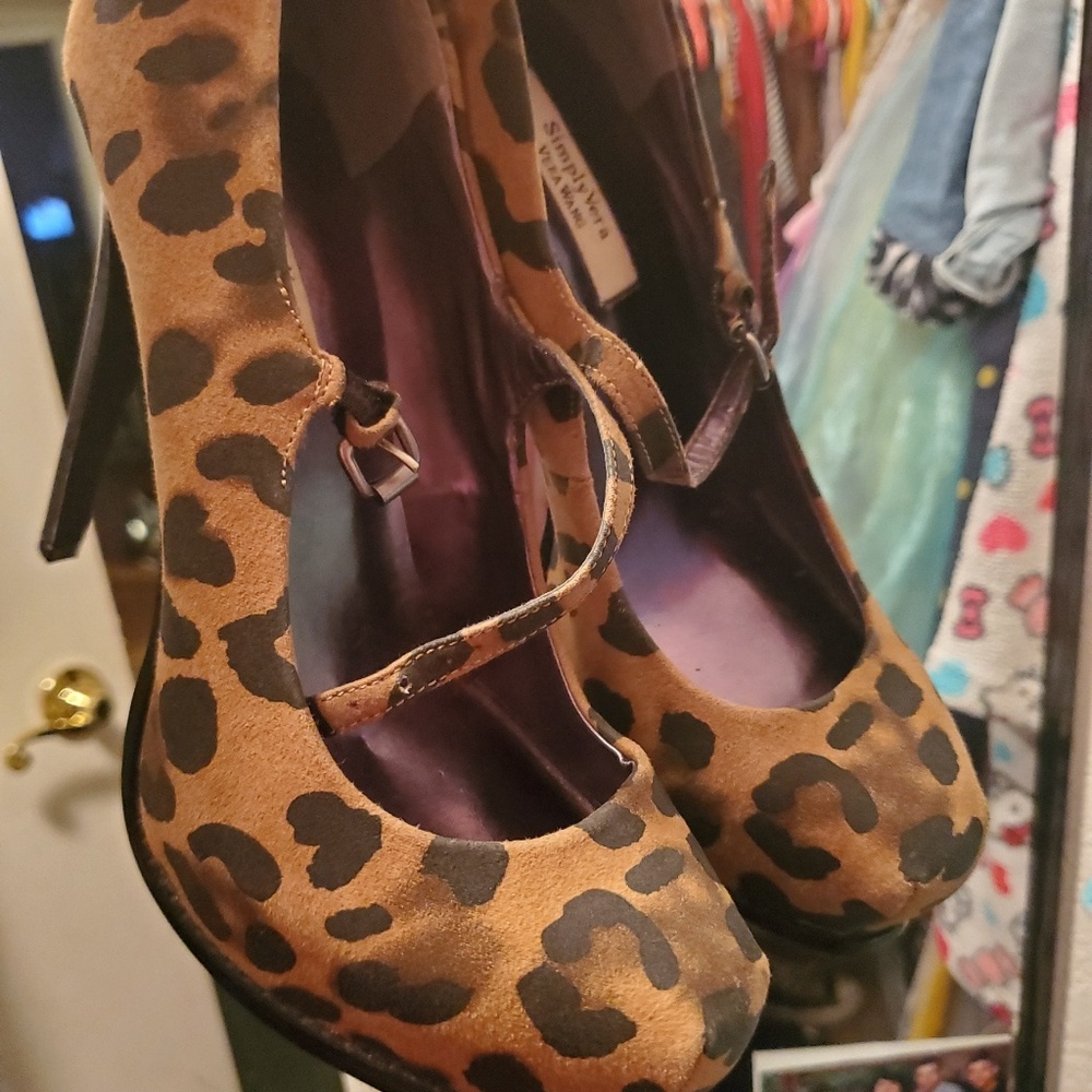 Vera Wang cheetah pumps